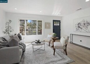 4024 39th St in Sacramento, CA - Foto de edificio - Building Photo