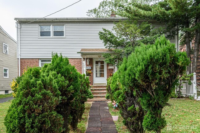 property at 2062 Elizabeth Ave