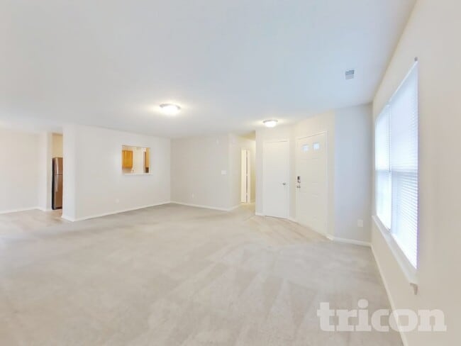 1679 Long Lake Dr in Greenwood, IN - Building Photo - Building Photo