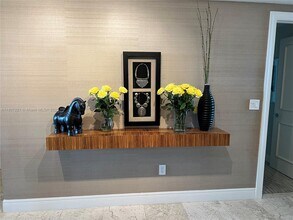 785 Crandon Blvd in Key Biscayne, FL - Building Photo - Building Photo