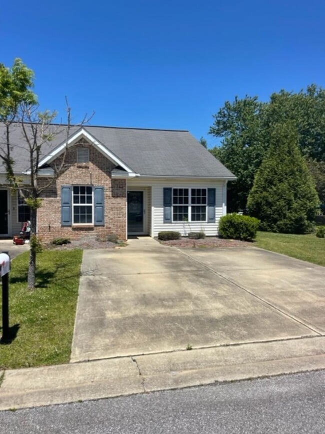 property at 4 Embecca Landing