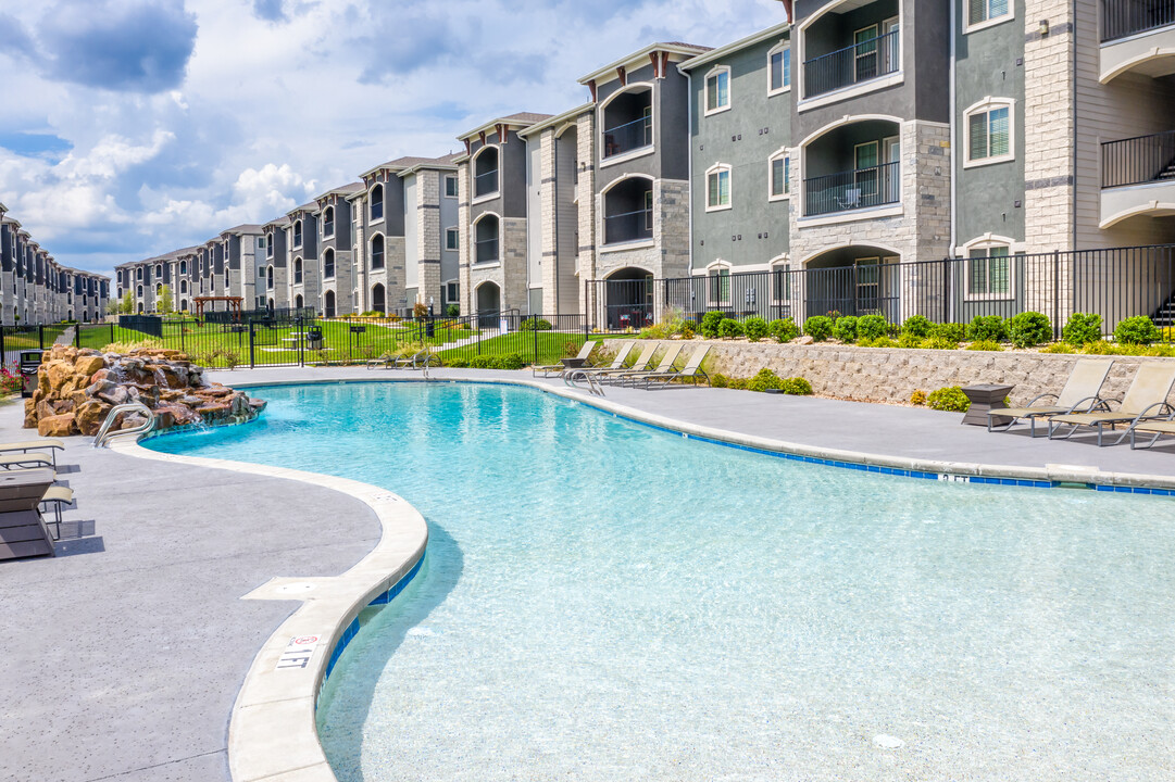 Oak View Apartments in Fort Worth, TX - Building Photo