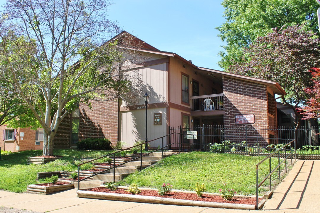 Magnolia House Apartments in St. Louis, MO - Building Photo