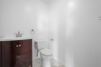 502 10th St in Waukegan, IL - Building Photo - Building Photo