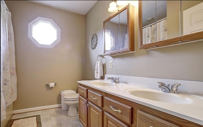 7445 Carver Rd in Gainesville, VA - Building Photo - Building Photo