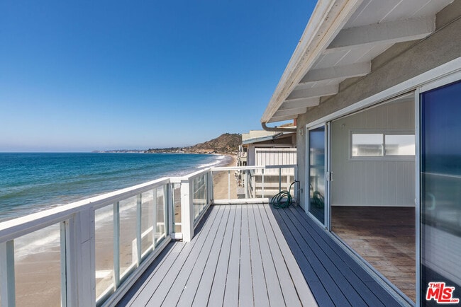 25408 Malibu Rd in Malibu, CA - Building Photo - Building Photo