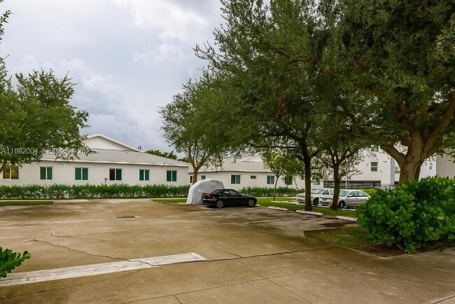 2516 Lincoln St in Hollywood, FL - Foto de edificio - Building Photo