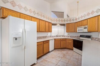 638 S Sierra Nevada Dr in Tucson, AZ - Building Photo - Building Photo