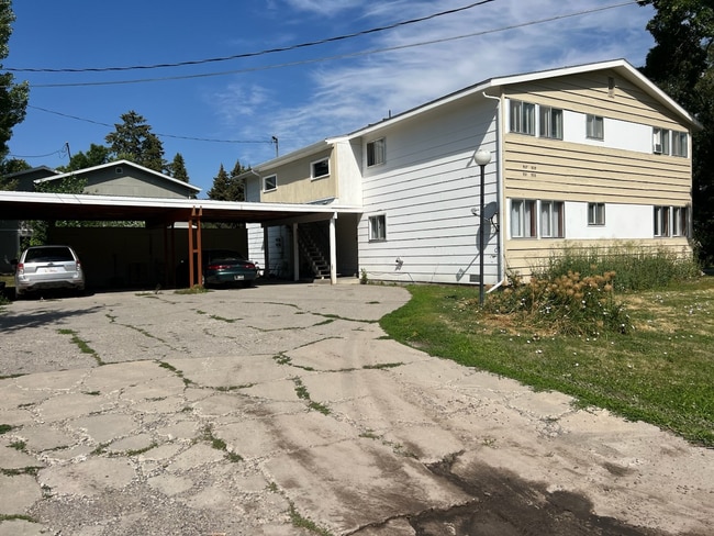 property at 927 S Black Ave
