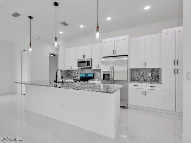 417 Fitch Ave in Lehigh Acres, FL - Building Photo - Building Photo