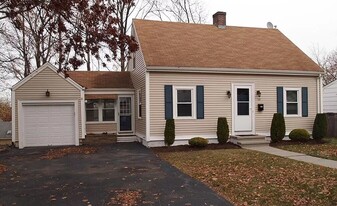 115 Sunbury St in Providence, RI - Building Photo