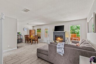 9611 Teasdale Terrace in Austin, TX - Building Photo - Building Photo