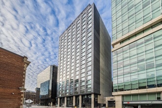 The Emmy in Ottawa, ON - Foto de edificio - Building Photo