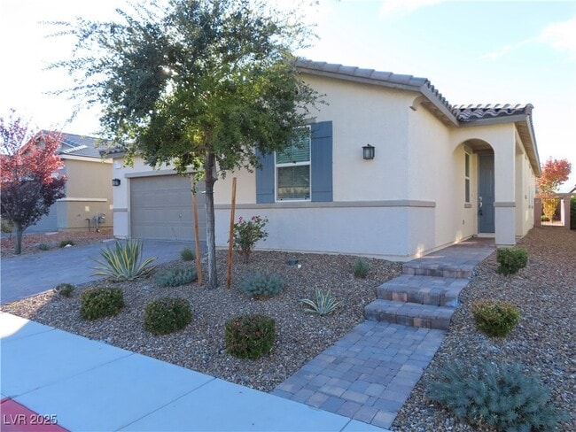 property at 2771 Alta Vista St