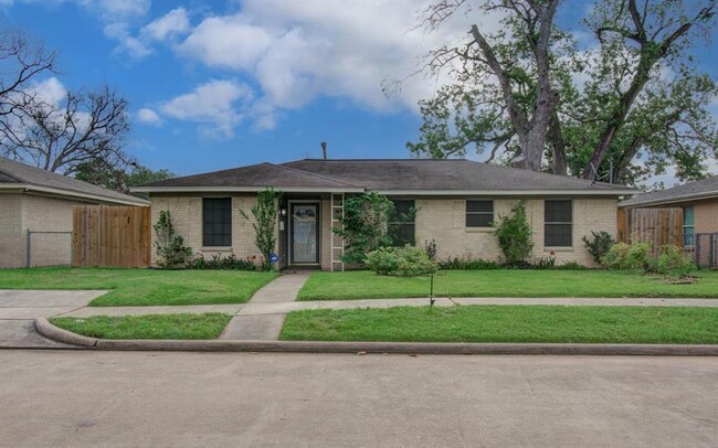 property at 502 Guyer St