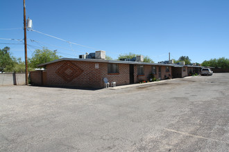 420-460 E Yavapai Rd in Tucson, AZ - Building Photo - Building Photo