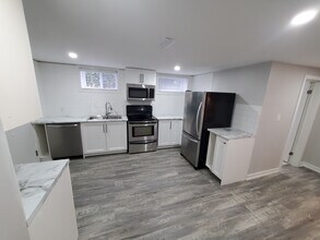 7 Martha Ct in Welland, ON - Building Photo - Building Photo