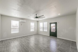191 Co Rd 4849 in Newark, TX - Building Photo - Building Photo