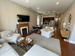 3502 N Sheffield Ave in Chicago, IL - Building Photo - Building Photo