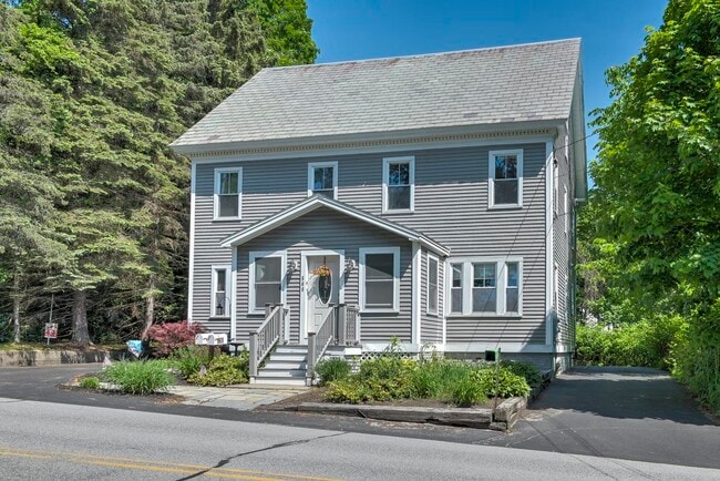 569 West St in Keene, NH - Foto de edificio - Building Photo