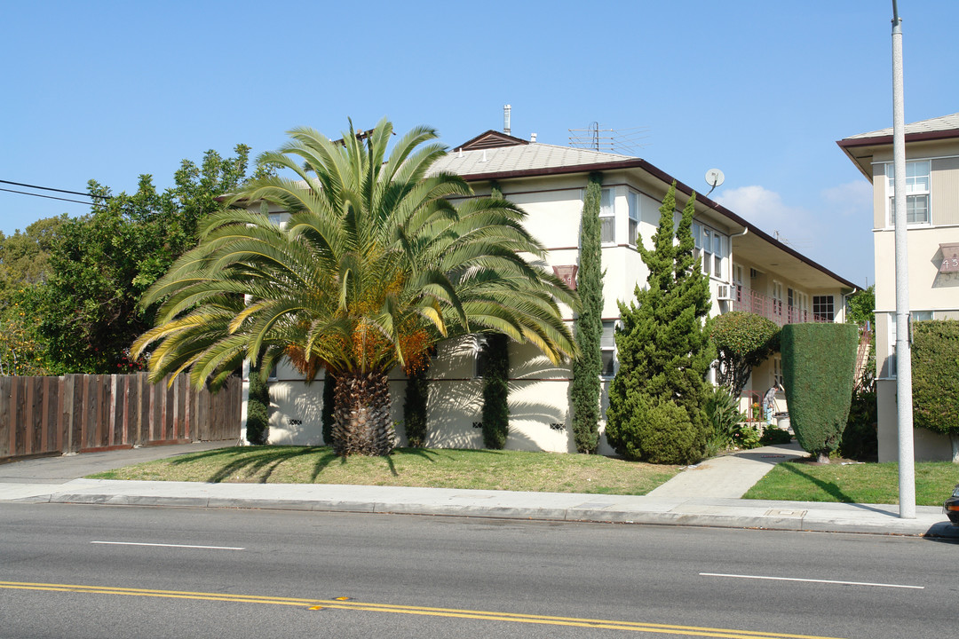 429 E Chevy Chase Dr in Glendale, CA - Building Photo