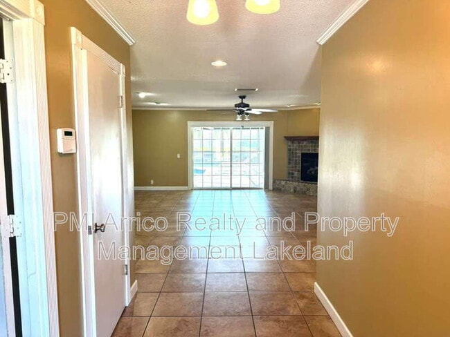 1653 Lagoon Pl in Lakeland, FL - Building Photo - Building Photo