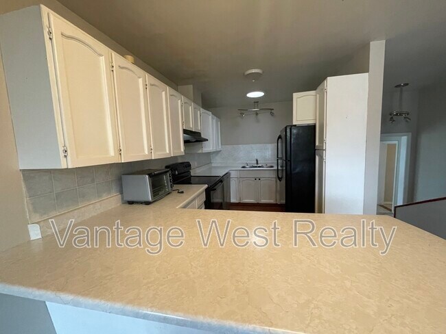 155 Hardie Rd in Kelowna, BC - Building Photo - Building Photo