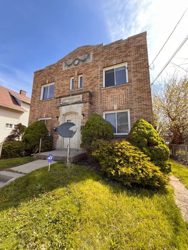 property at 3812 Drexel Dr