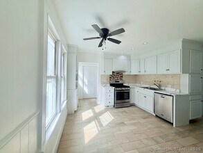 5 Sycamore St in Norwalk, CT - Building Photo - Building Photo