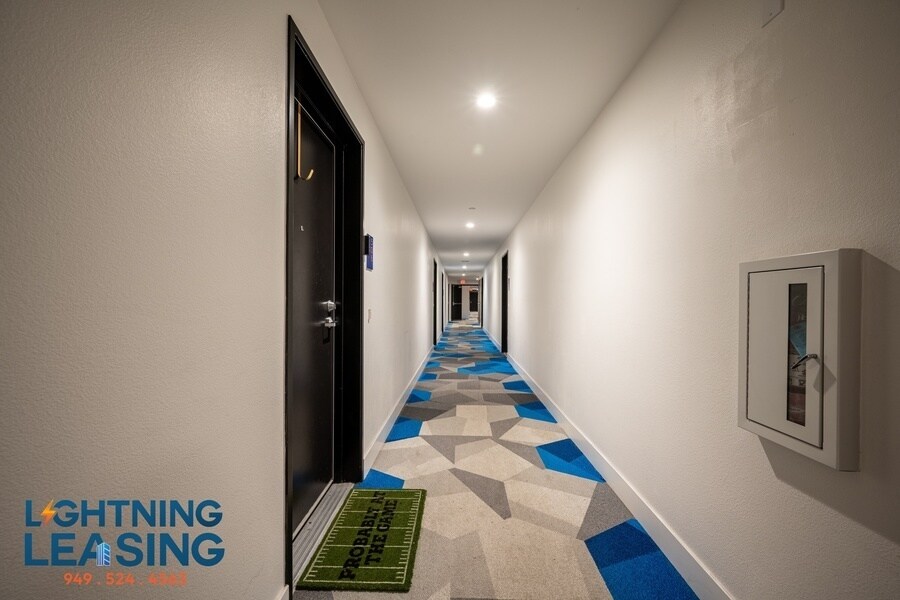 11405-11403 Chandler Blvd in Los Angeles, CA - Building Photo