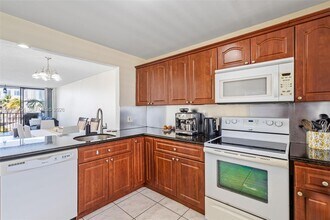 3703 NE 166th St in Miami, FL - Building Photo - Building Photo