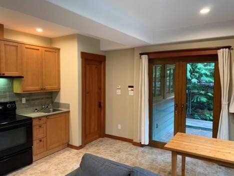 7428 Treetop Ln in Whistler, BC - Building Photo - Building Photo