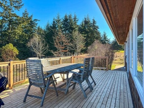 123 E Bachelor Rock Dr in Port Angeles, WA - Building Photo - Building Photo