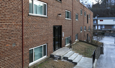 Delta Bend Apartments in Cincinnati, OH - Building Photo - Building Photo