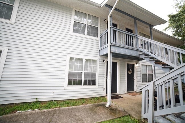 property at 2555 Chateau Ln