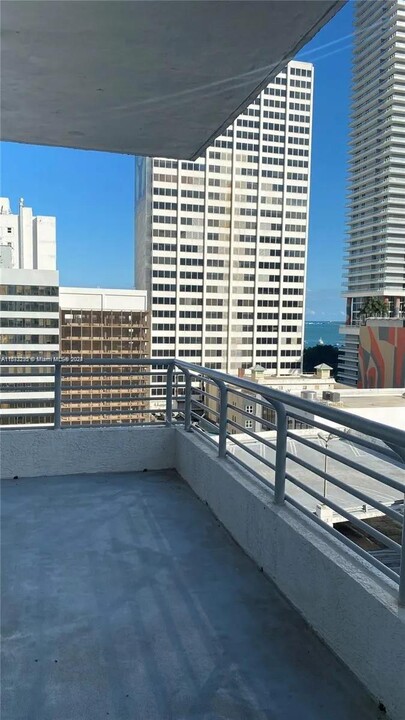 133 NE 2nd Ave, Unit NA in Miami, FL - Building Photo