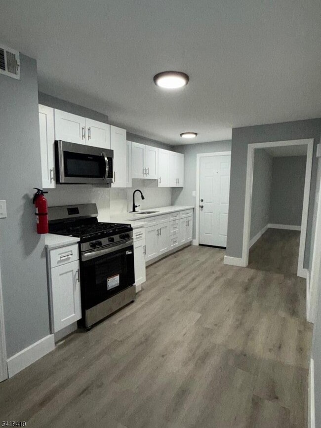 23 1/2 Dr Martin Luther King Jr Blvd in Newark, NJ - Building Photo - Building Photo