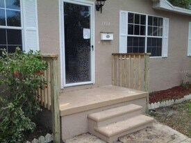 2304 Kingston St S in St. Petersburg, FL - Building Photo