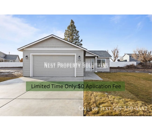 property at 928 W Pine Dr