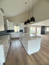 1641 Promontory Ridge Way in Vista, CA - Foto de edificio - Building Photo
