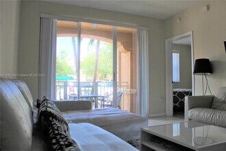 6340 NW 114th Ave in Doral, FL - Building Photo - Building Photo