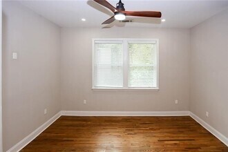 1333 Lyle Ave in East Point, GA - Building Photo - Building Photo