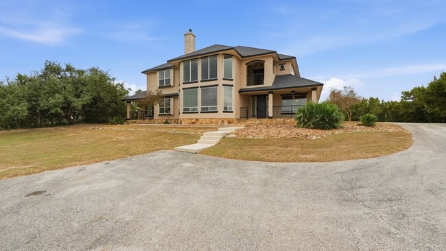 1940 Split Mountain in Canyon Lake, TX - Building Photo - Building Photo
