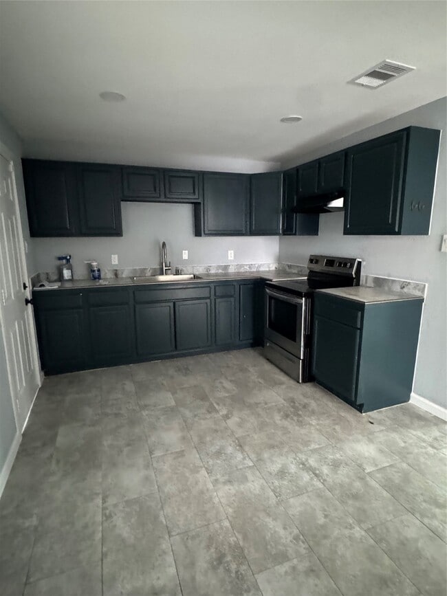 property at 2117 Pickerton Dr