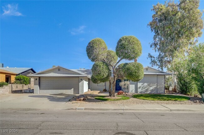 4830 El Escorial Dr in Las Vegas, NV - Building Photo - Building Photo