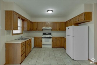 1910 N Evergreen Ln in Wichita, KS - Building Photo - Building Photo