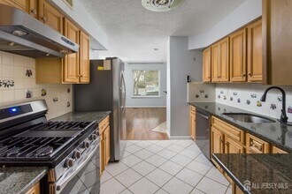 113 Thoreau Dr in Plainsboro, NJ - Building Photo - Building Photo