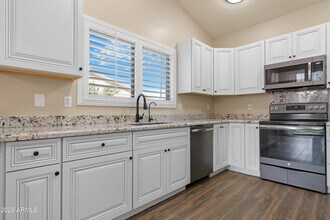 14548 N 87th Ave in Peoria, AZ - Foto de edificio - Building Photo