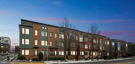 2957 Eskridge Rd in Fairfax, VA - Foto de edificio - Building Photo