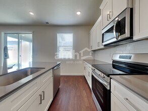 1480 N Garnet Creek Ave in Star, ID - Foto de edificio - Building Photo